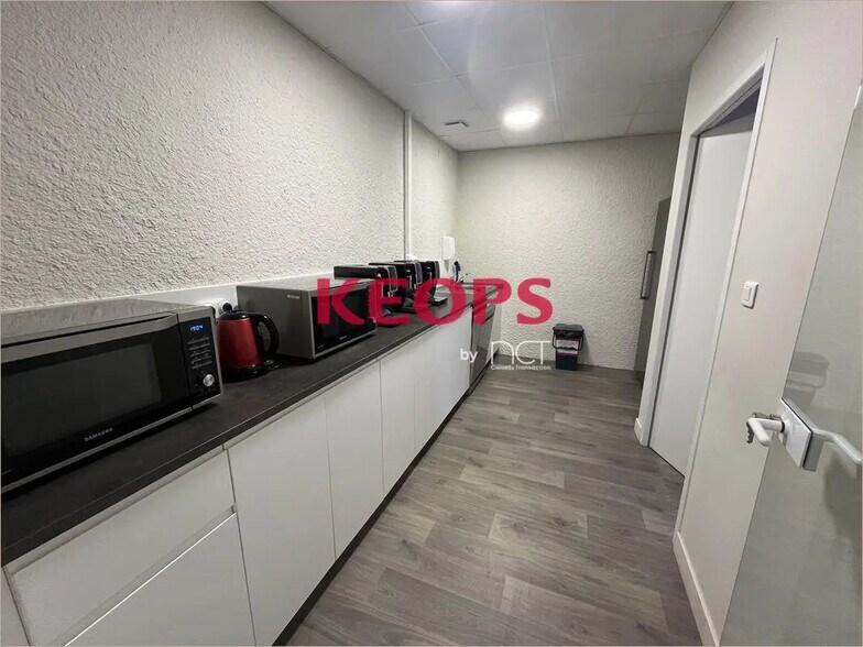 Flex in Toulouse for lease - Interior Photo - Image 3 of 7