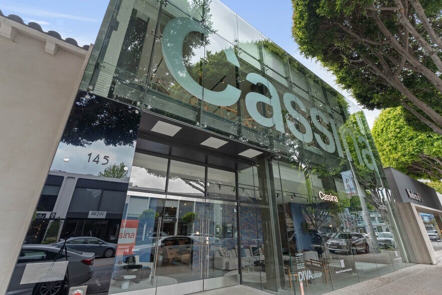 145 N Robertson Blvd, West Hollywood, CA à vendre - Photo du bâtiment - Image 2 de 9