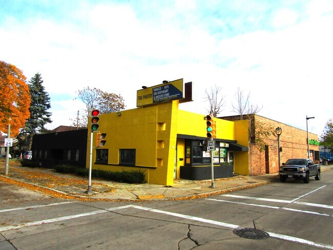 Plus de détails pour 4534 W North Ave, Milwaukee, WI - Commerce de détail à vendre