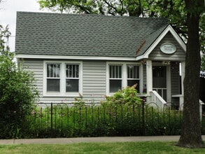 211 N University Blvd, Norman, OK à louer Photo du bâtiment- Image 1 de 1