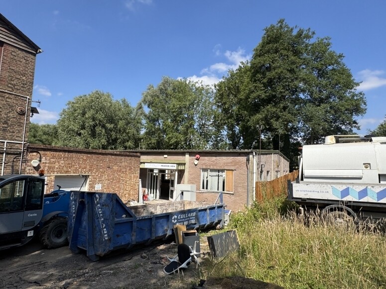 Tannery Ln, Guildford à louer - Photo du bâtiment - Image 2 de 2