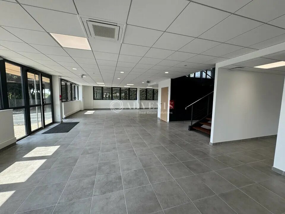 Industrial in Goussainville for lease Lobby- Image 1 of 3