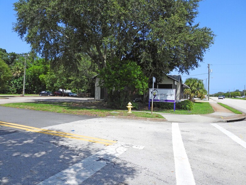 1933 Palm Blvd, Melbourne, FL à vendre - Photo du bâtiment - Image 3 de 3