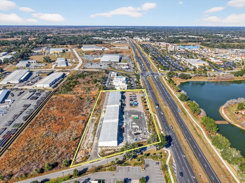 4713 E SR 44, Wildwood, FL à louer - Photo du bâtiment - Image 2 de 10