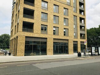 Plus de détails pour 416 Wandsworth Rd, Londres - Commerce de détail à louer