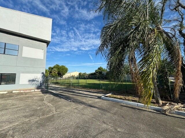 1429 Smith St, Kissimmee, FL à vendre - Photo du bâtiment - Image 2 de 5