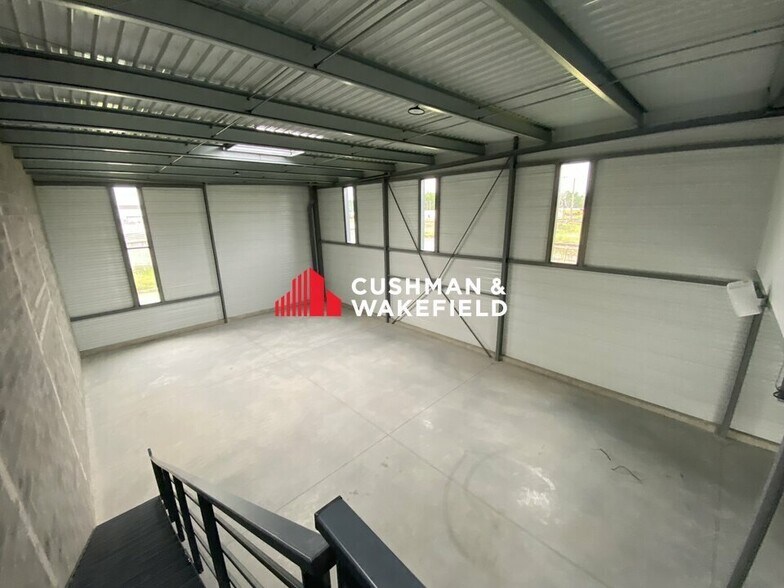 25 Rue Des Usines, Fenouillet à louer - Photo du bâtiment - Image 3 de 8