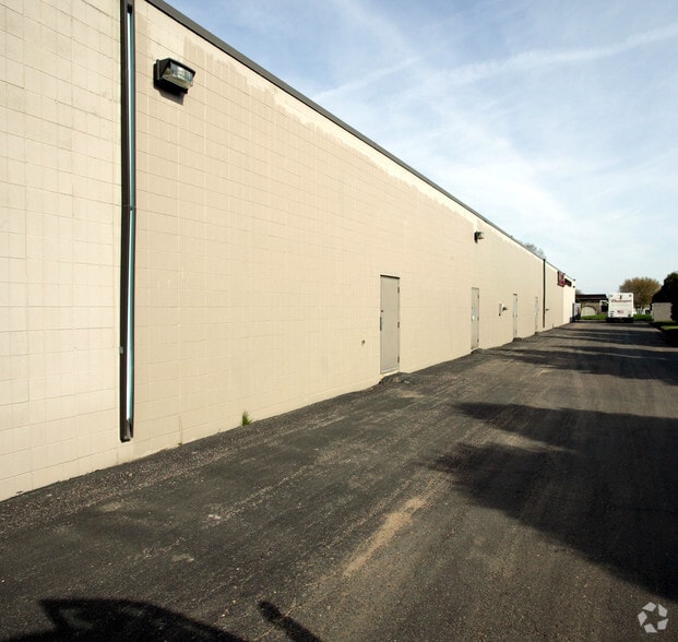471-497 Marschall Rd, Shakopee, MN for lease - Building Photo - Image 2 of 6