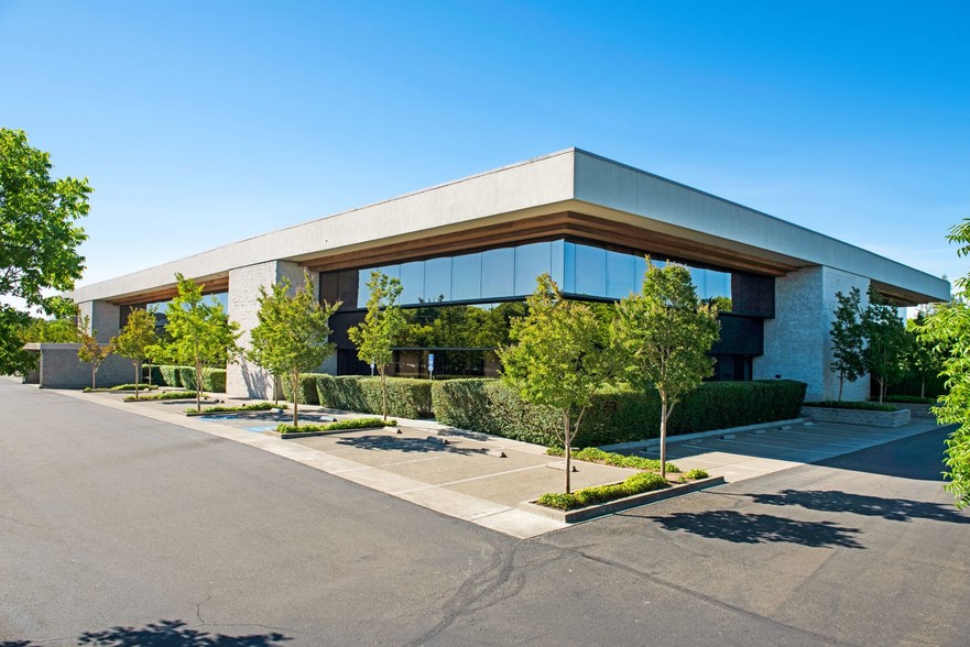 141 Stony Cir, Santa Rosa, CA for lease - Building Photo - Image 1 of 5