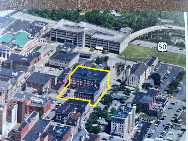 201-209 W Pike St, Clarksburg, WV à louer - Photo du bâtiment - Image 2 de 42
