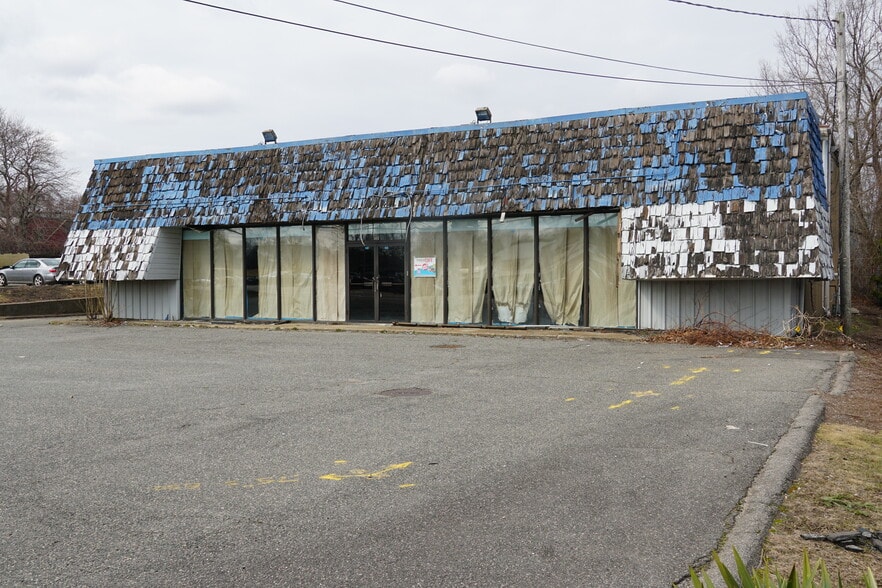 210 Broad St, Bridgewater, MA à vendre - Photo du bâtiment - Image 3 de 13