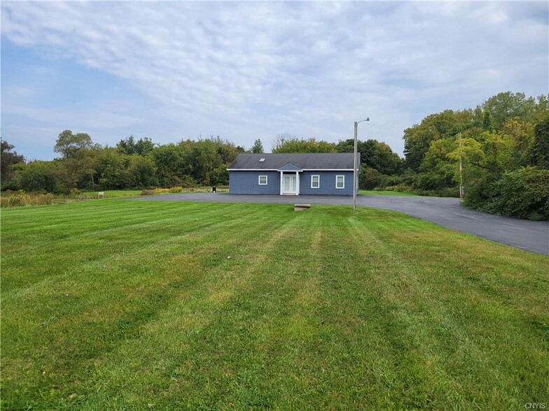 7272 Van Buren Rd, Baldwinsville, NY à vendre - Photo principale - Image 1 de 32