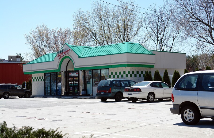 565 Rt-17, Paramus, NJ à vendre - Photo du bâtiment - Image 2 de 2