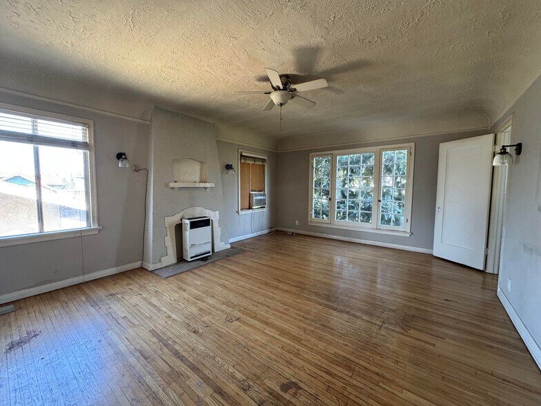 516 W Lexington Dr, Glendale, CA à vendre - Photo du bâtiment - Image 2 de 9