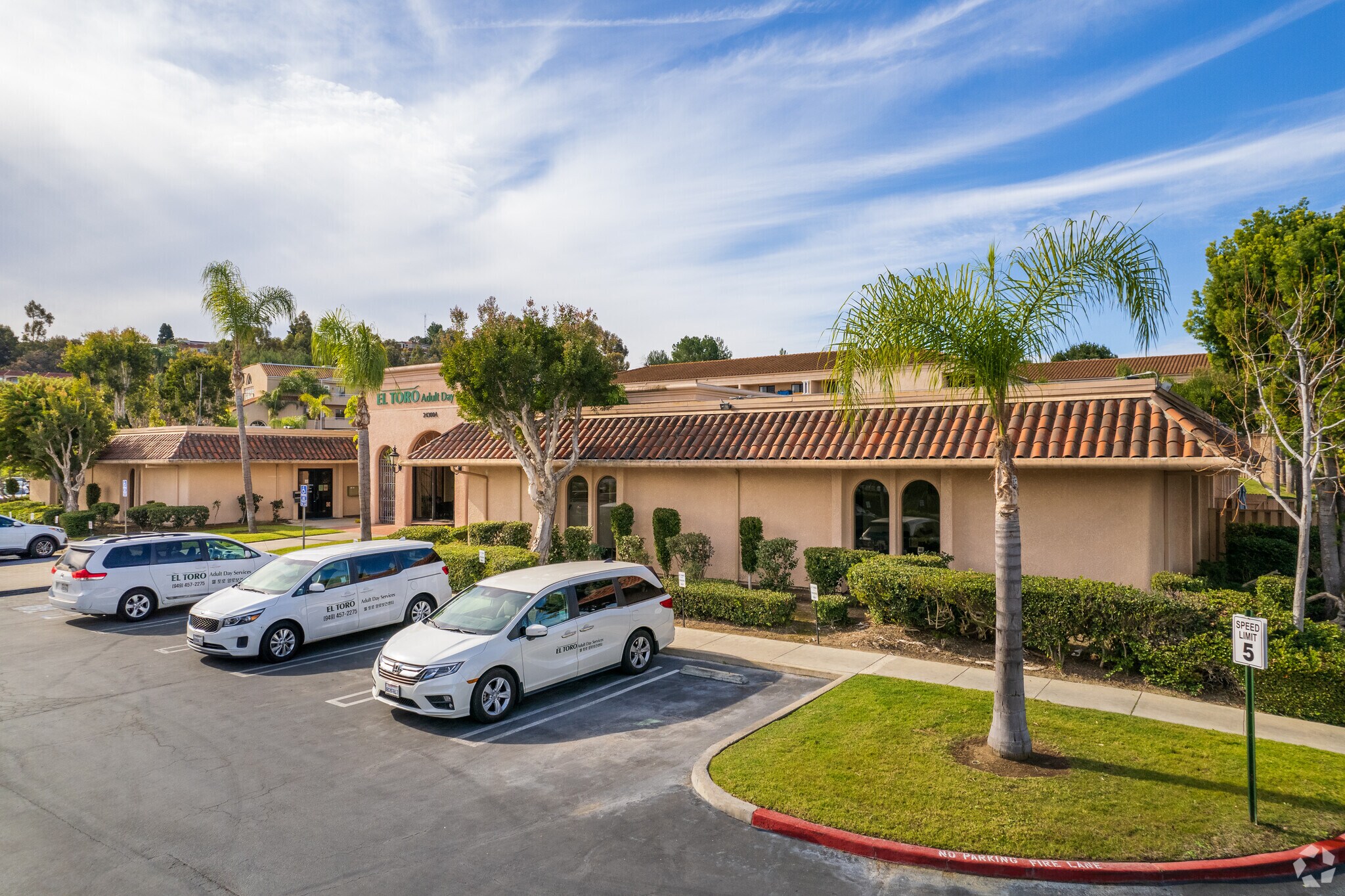 24300 El Toro Rd, Laguna Woods, CA à louer Photo principale- Image 1 de 19