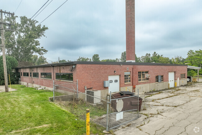 Plus de détails pour 947 E Clinton St, Freeport, IL - Industriel à vendre