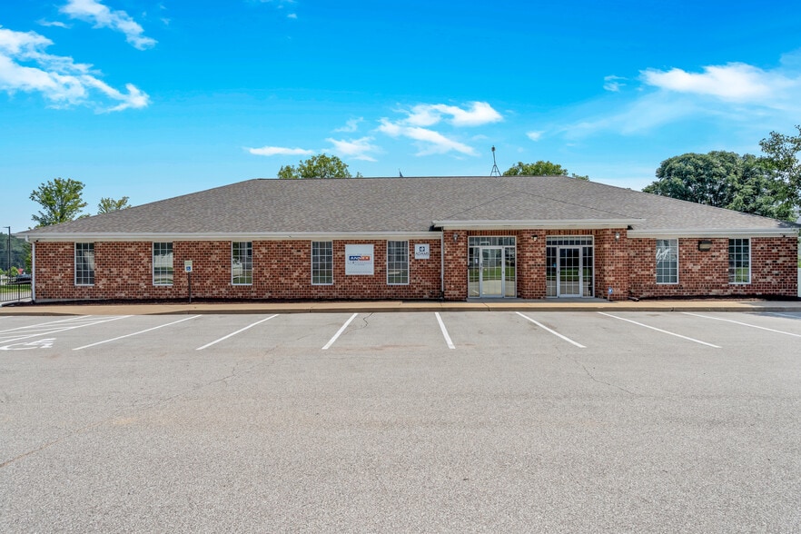 22 Richmond Center Ct, Saint Peters, MO à louer - Photo du bâtiment - Image 2 de 14