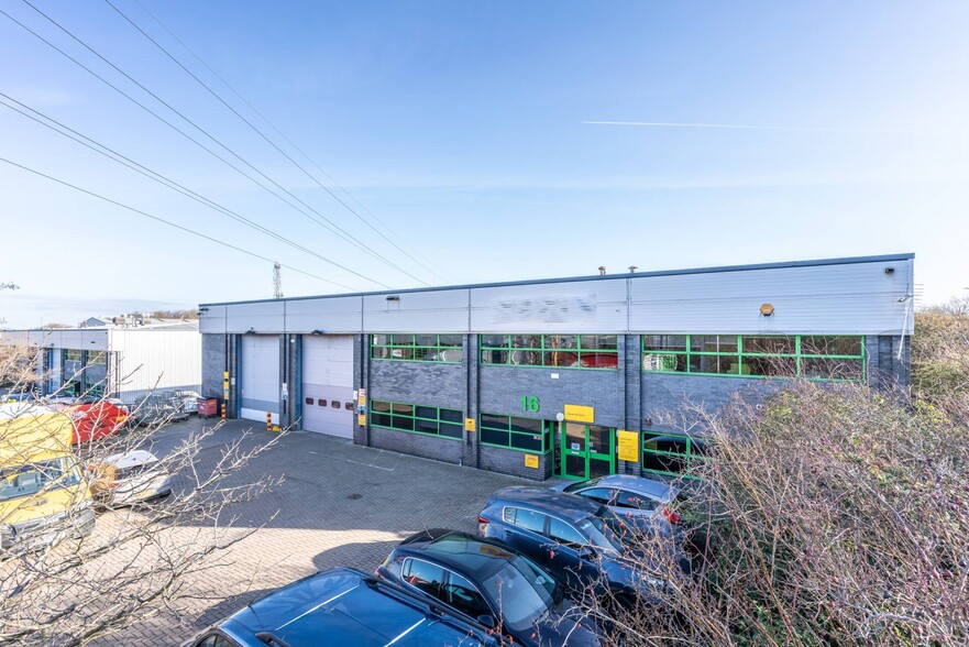 16 The Spire Green Centre, Harlow for lease - Building Photo - Image 1 of 4