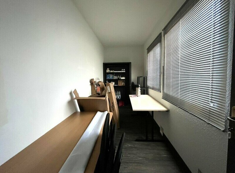 Office in CANNES-LA-BOCCA for sale - Interior Photo - Image 2 of 3