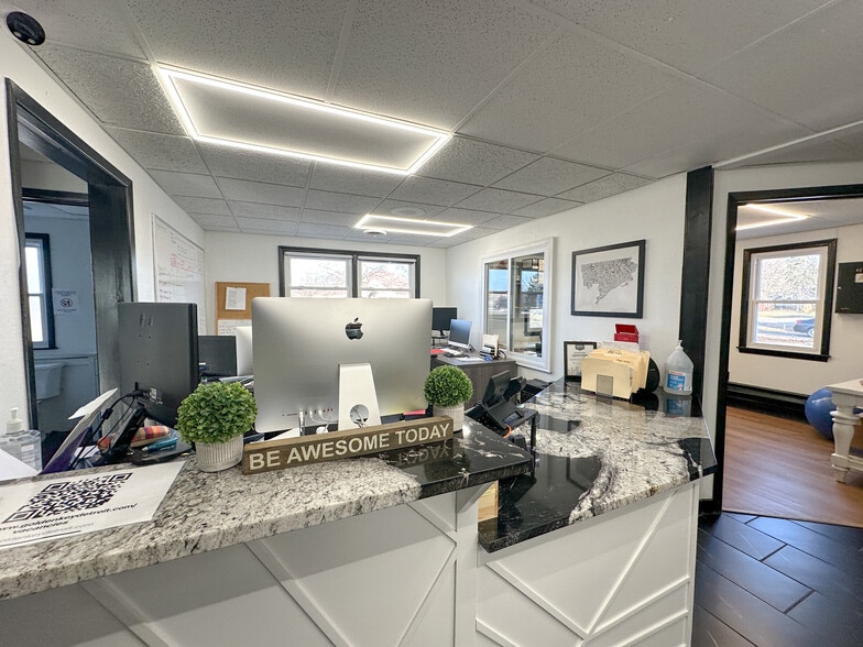 305 E Maple Rd, Troy, MI for sale - Building Photo - Image 3 of 18