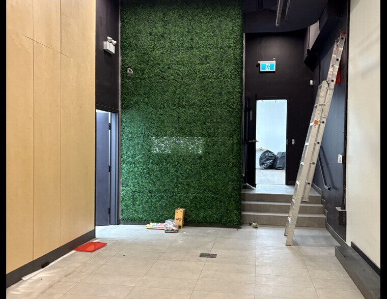 404 Spadina Ave, Toronto, ON à louer - Photo du bâtiment - Image 2 de 4