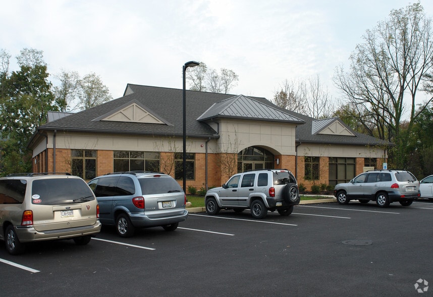 780 W Lincoln Hwy, Exton, PA for lease - Building Photo - Image 2 of 5