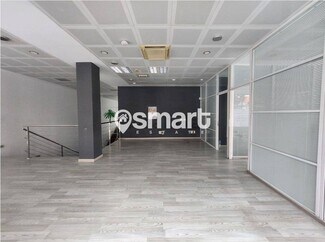 Plus de détails pour Multi-résidentiel à vendre