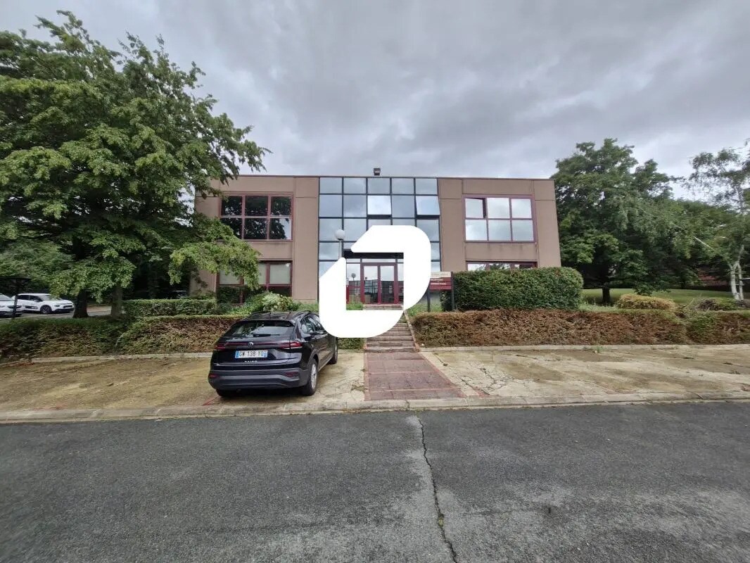 8 Allée Hendrik Lorentz, Champs-sur-Marne for lease Building Photo- Image 1 of 11