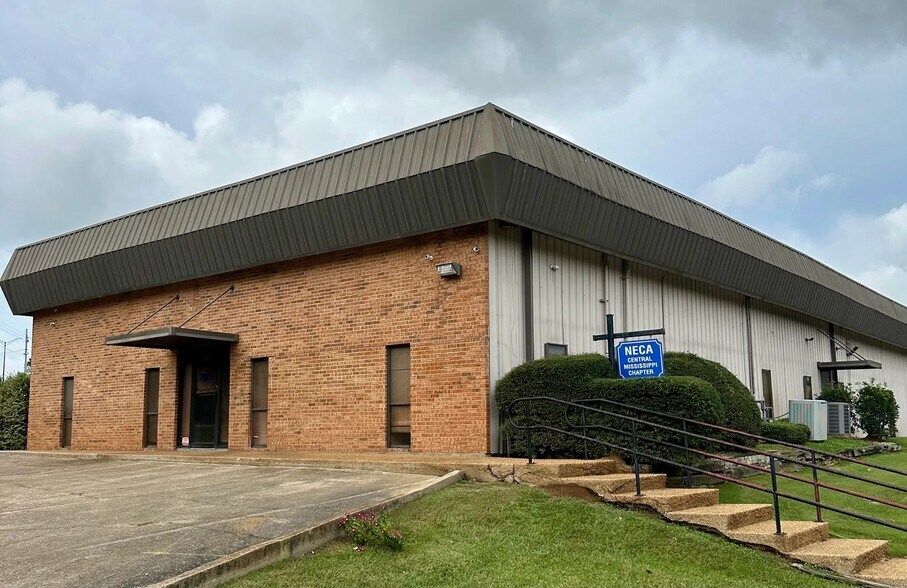 5685 Highway 18 W, Jackson, MS for sale - Building Photo - Image 2 of 8