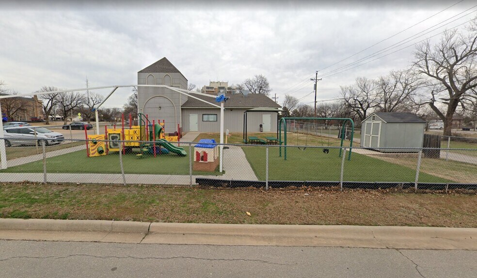 712 SW E Ave, Lawton, OK for sale - Building Photo - Image 3 of 3