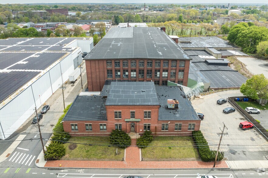 1033 Broad St, Central Falls, RI à louer - Aérien - Image 3 de 5