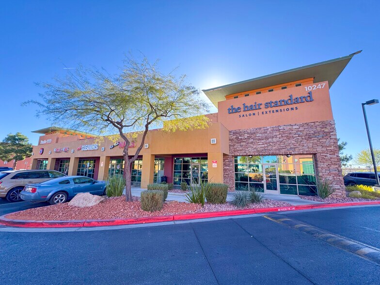 10127-10247 W Charleston Blvd, Las Vegas, NV à louer - Photo du bâtiment - Image 2 de 14