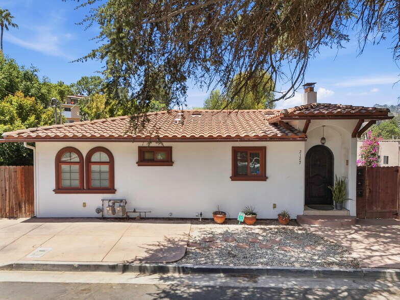2127 Vine St, Los Angeles, CA for sale - Building Photo - Image 2 of 36