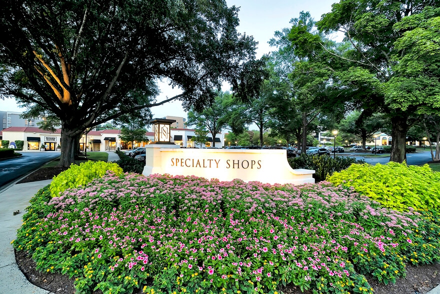 6401 Carnegie Blvd, Charlotte, NC for lease - Building Photo - Image 1 of 7