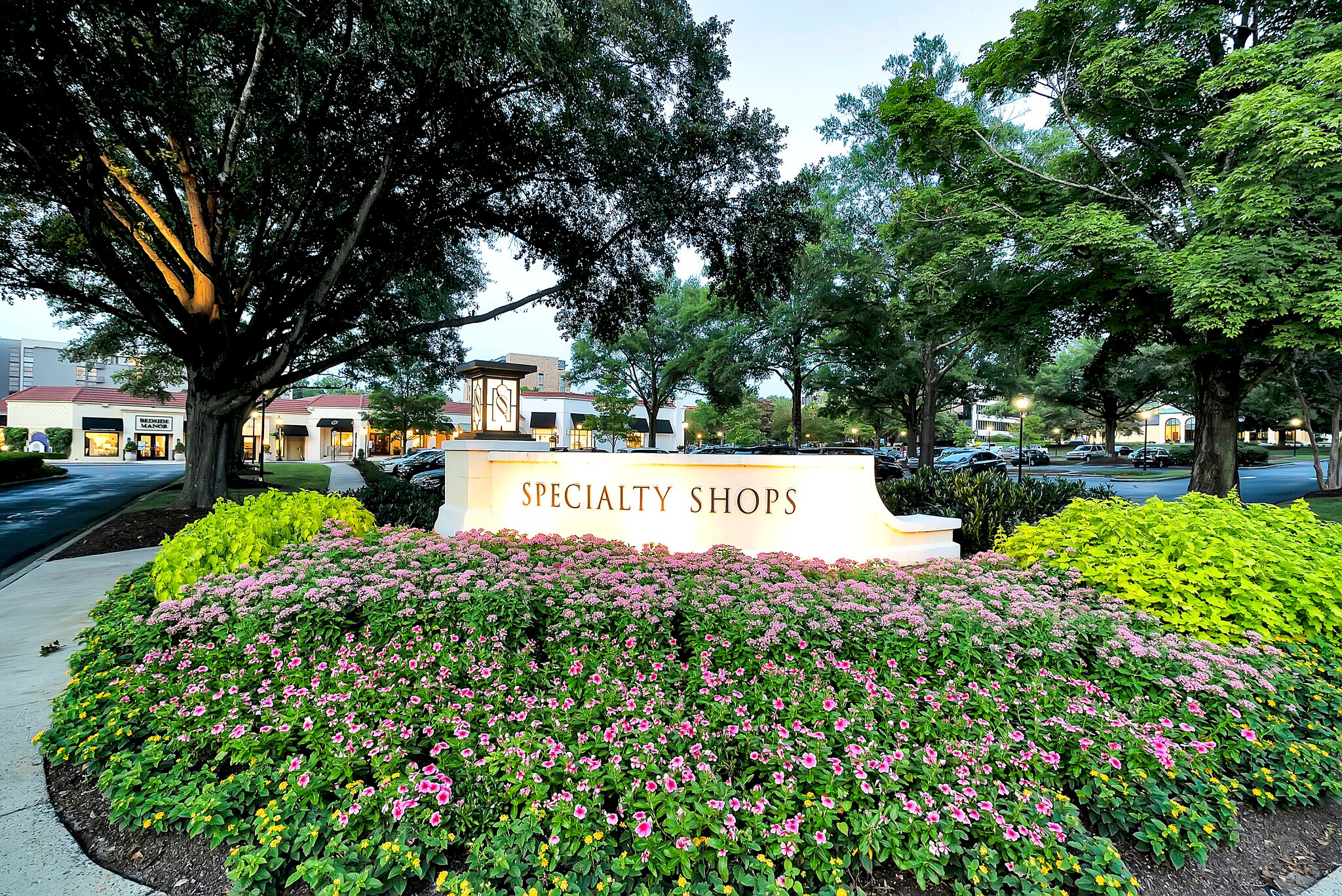 6401 Carnegie Blvd, Charlotte, NC à louer Photo du bâtiment- Image 1 de 7