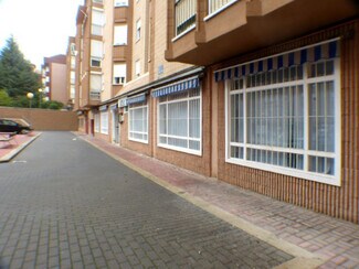 Plus de détails pour Multi-résidentiel à vendre