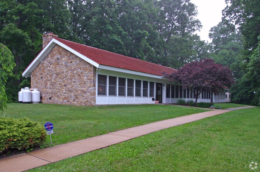 1442 Phoenixville Pike, West Chester, PA à vendre - Photo du bâtiment - Image 2 de 4