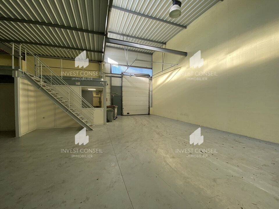 Flex in Frépillon for lease Interior Photo- Image 1 of 7