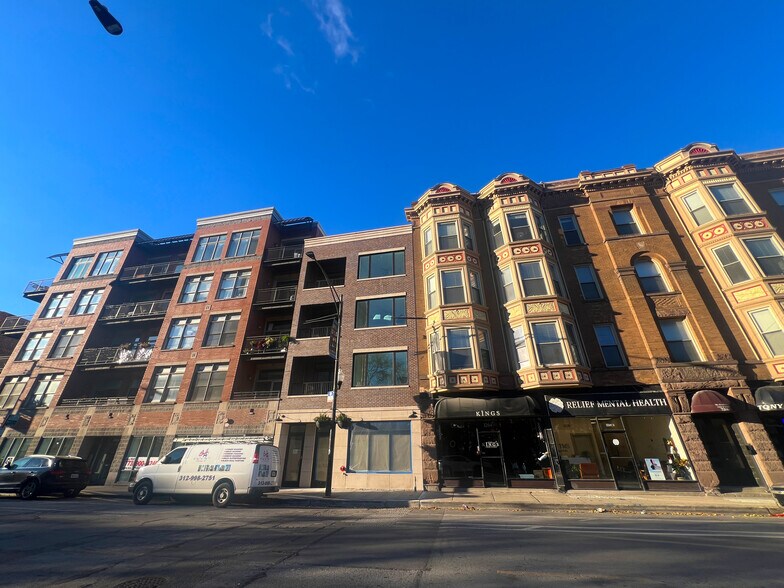 3262 N Clark St, Chicago, IL for lease - Building Photo - Image 2 of 3