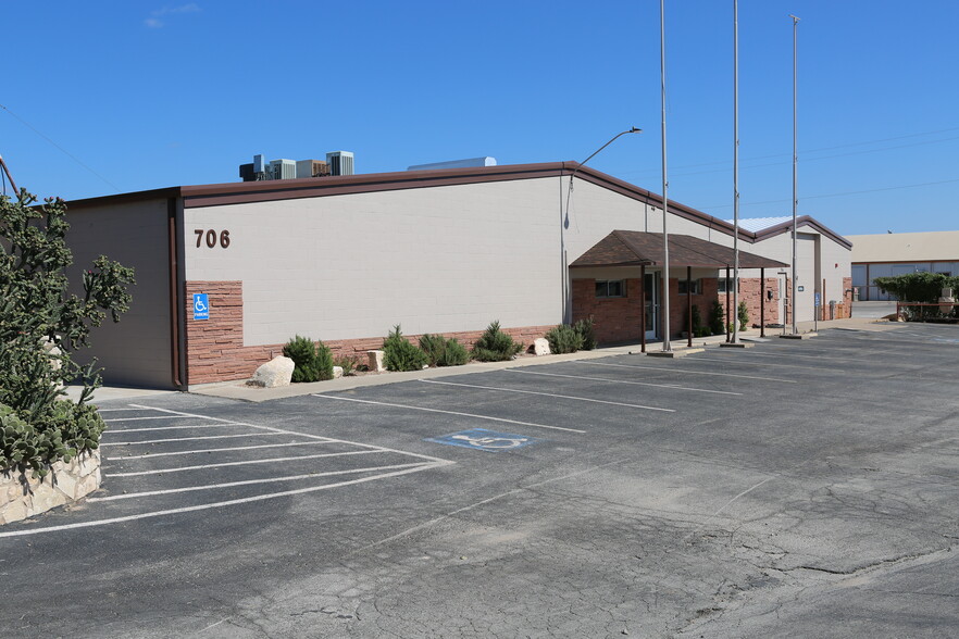 706 Knickerbocker Rd, San Angelo, TX à louer - Photo du bâtiment - Image 1 de 24