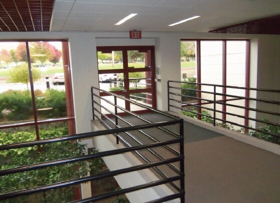 2100 Riverside Dr, Allouez, WI à louer - Photo intérieure - Image 3 de 6