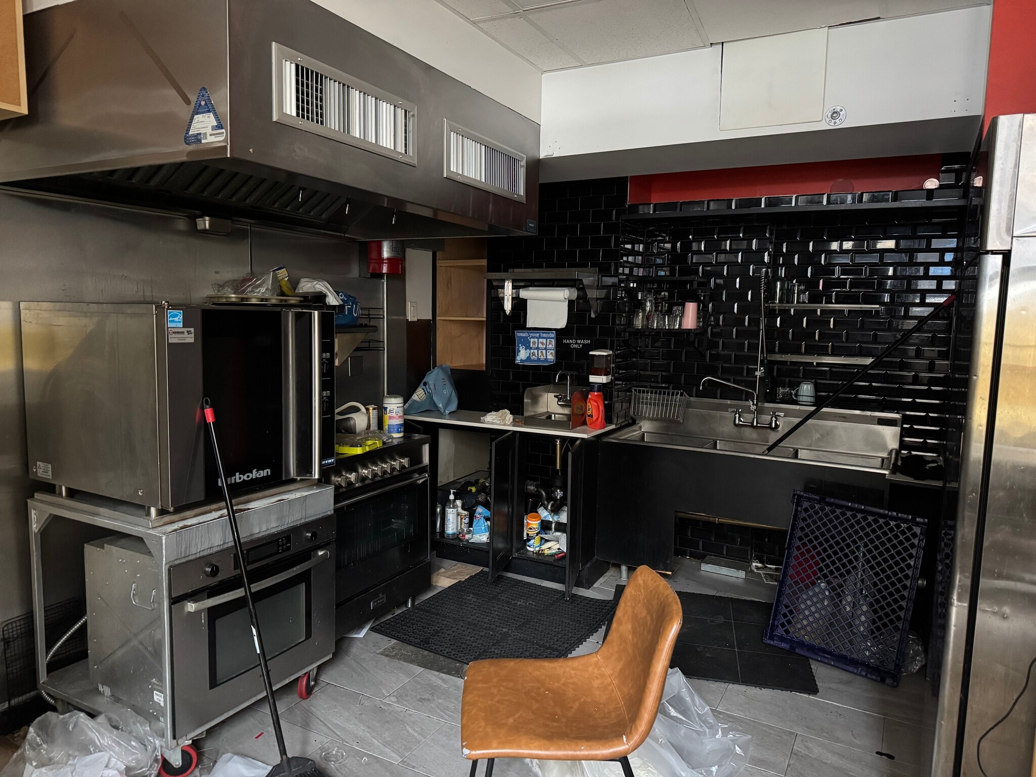 670-680 Nostrand Ave, Brooklyn, NY for lease Interior Photo- Image 1 of 4