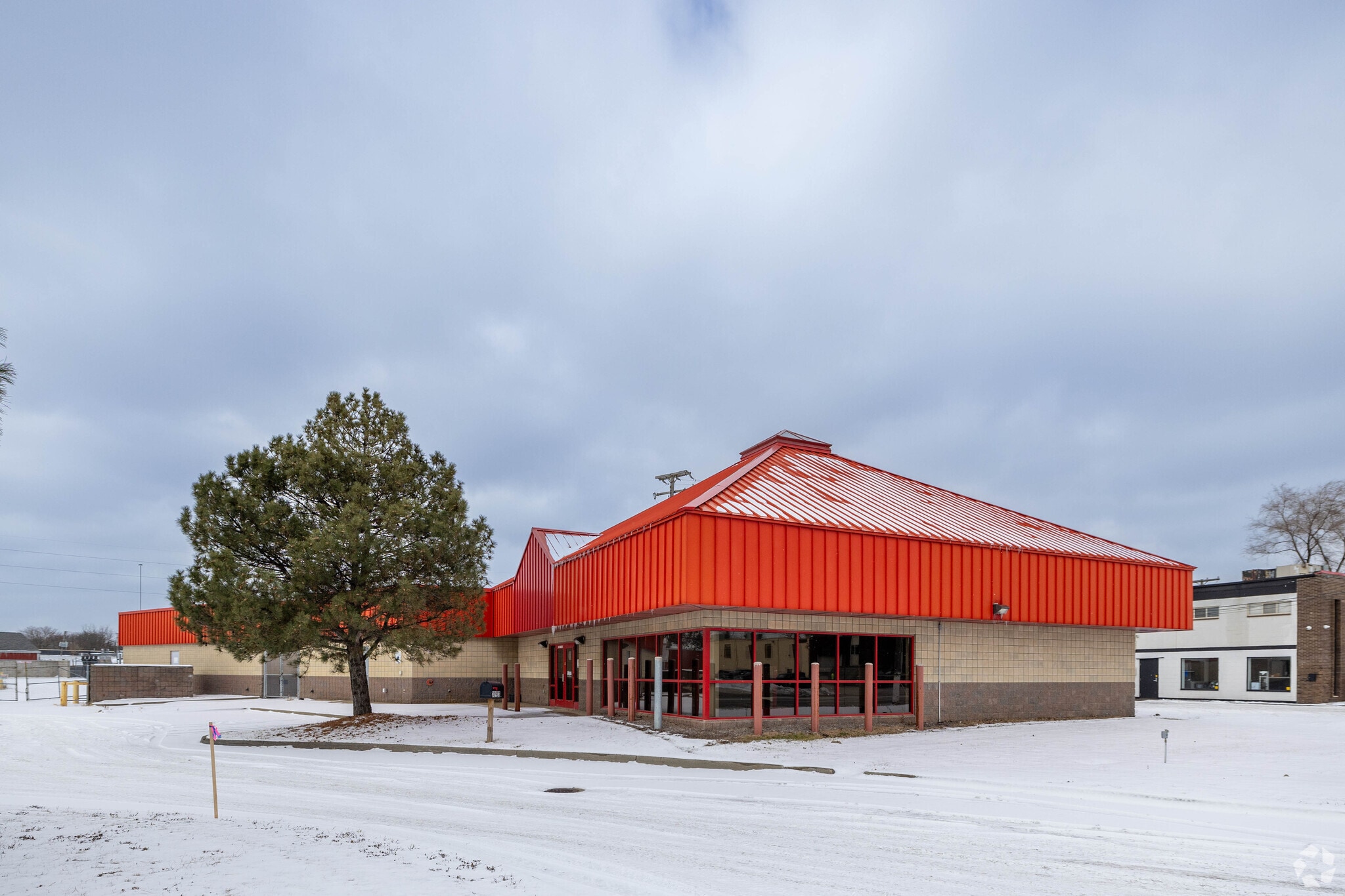 30903 Groesbeck Hwy, Roseville, MI for lease Primary Photo- Image 1 of 4
