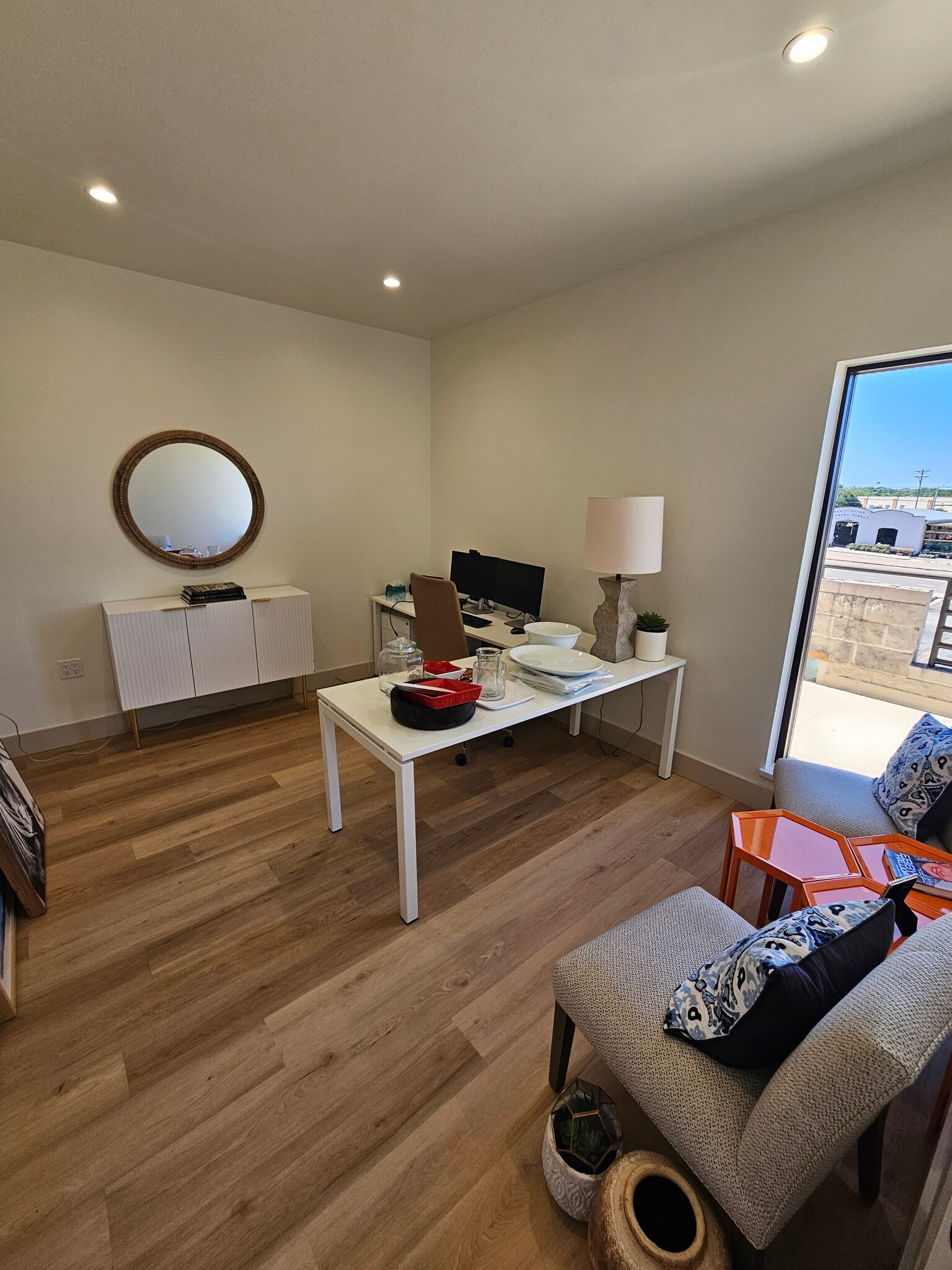 220-224 Fort Worth Hwy, Weatherford, TX for lease Interior Photo- Image 1 of 14