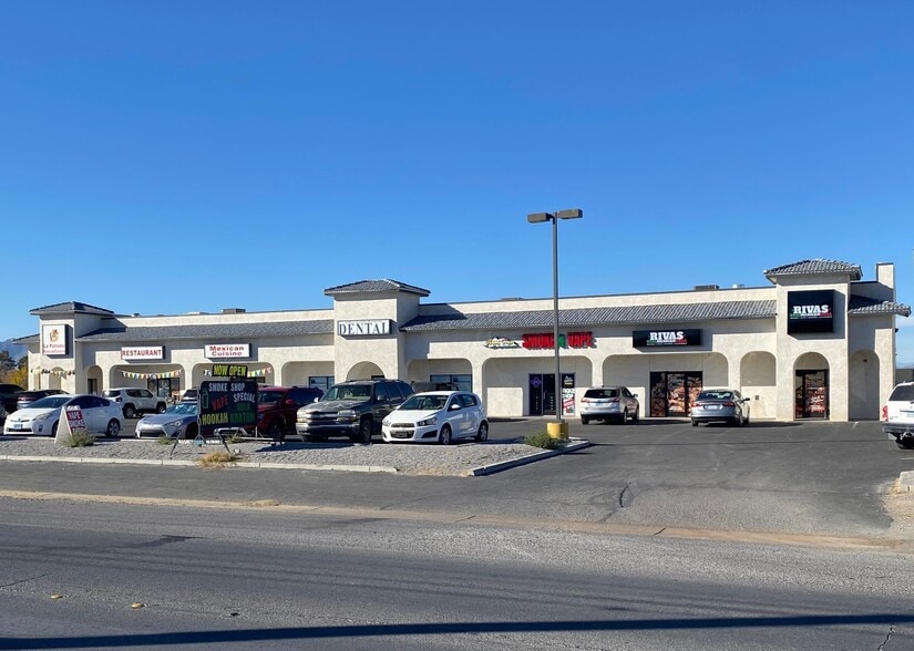 270 S Dahlia St, Pahrump, NV à vendre - Photo du bâtiment - Image 2 de 16