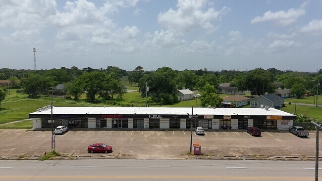 More details for 412 S 17th St, West Columbia, TX - Retail for Sale