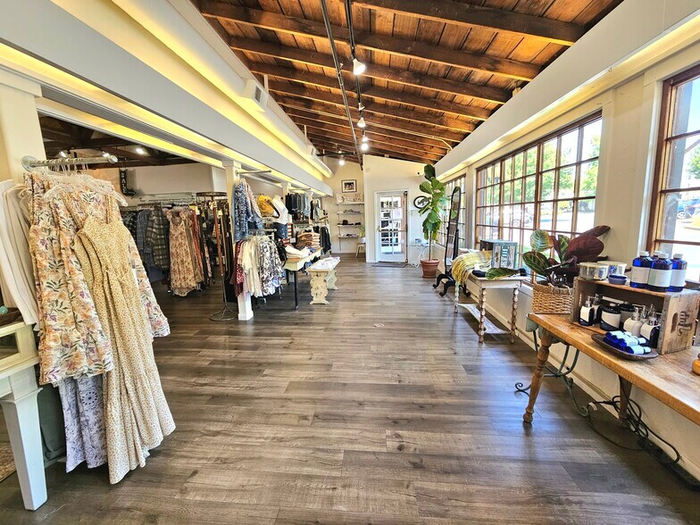 250 Vallombrosa Ave, Chico, CA à louer - Photo intérieure - Image 2 de 9