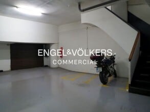 Retail in Barcelona, Barcelona for lease Interior Photo- Image 2 of 5