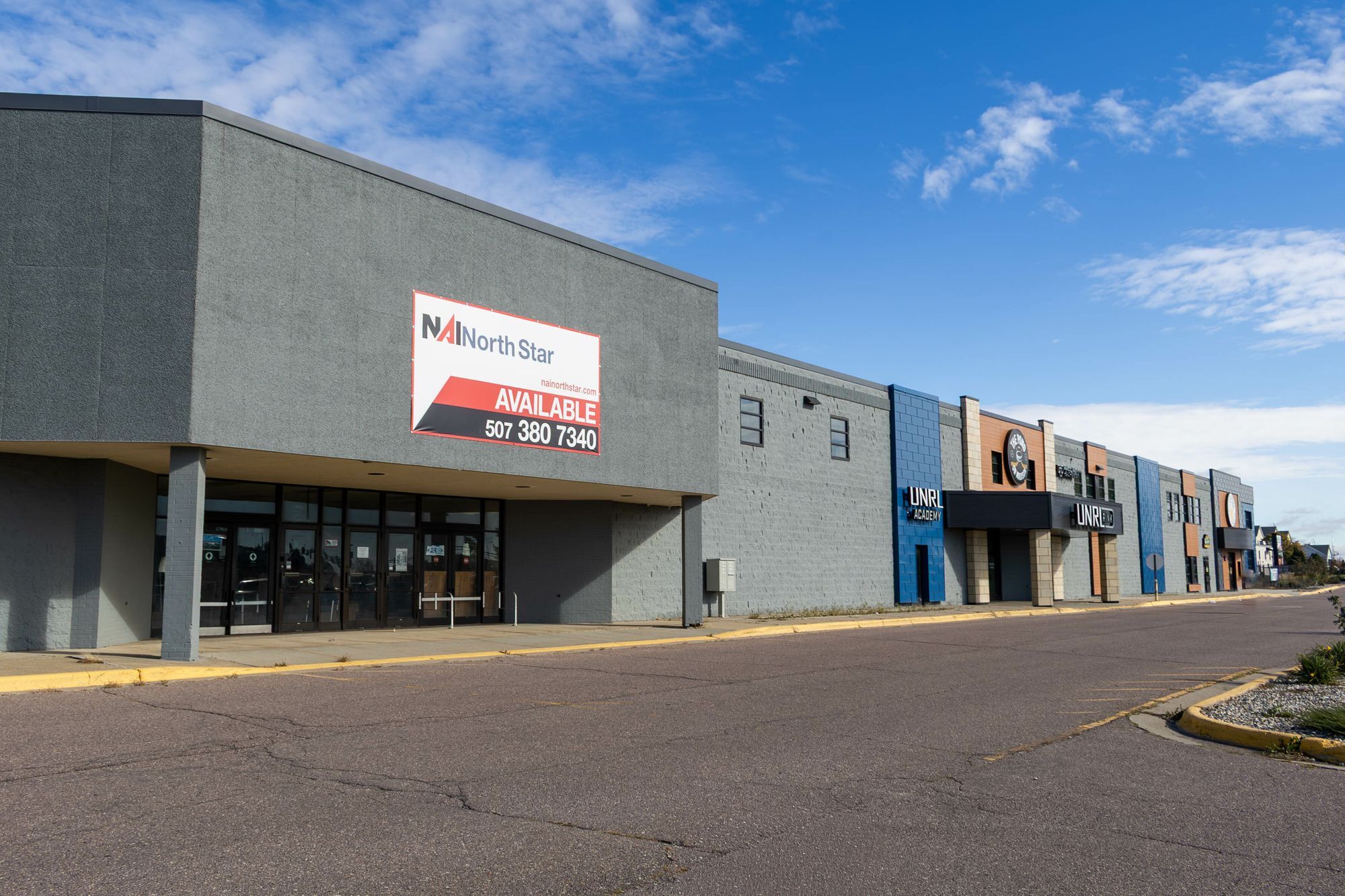 1850 E Madison Ave, Mankato, MN for lease Primary Photo- Image 1 of 11