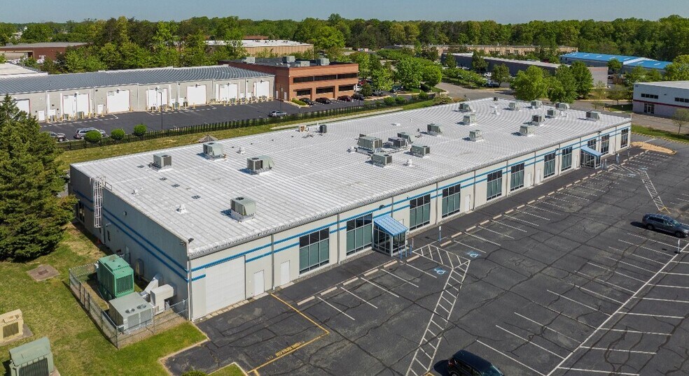 110 Juliad Ct, Fredericksburg, VA à louer - Photo du bâtiment - Image 2 de 8